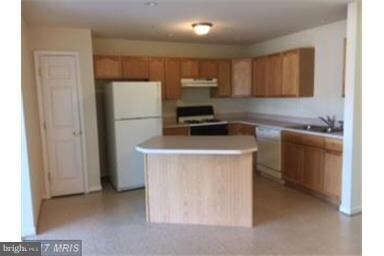 34 Litchfield Ln W, Martinsburg, WV 25405 - photo 3