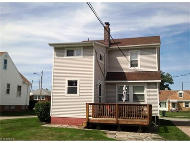 Enjoy the deck for outdoor dining!