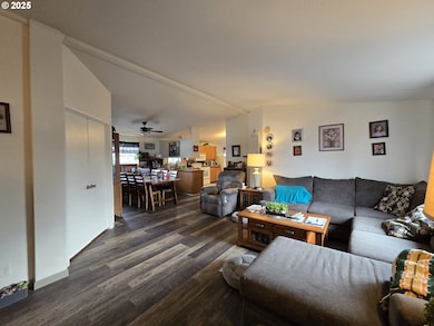 3200 Oak Terrace Dr unit 47, Lebanon, OR 97355 - photo 4