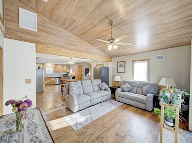 16 Garrabrant Rd, Clifton, NJ 07013 - photo 2