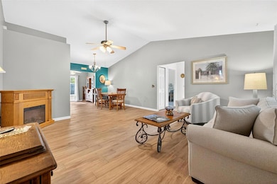 34220 Black Bass Cir, Fruitland Park, FL 34731 - photo 4