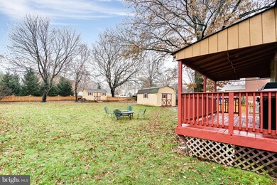 219 E Walnut St, Perkasie, PA 18944 - photo 3