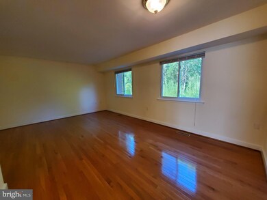 6067 Bonnie Bern Ct, Burke, VA 22015 - photo 5