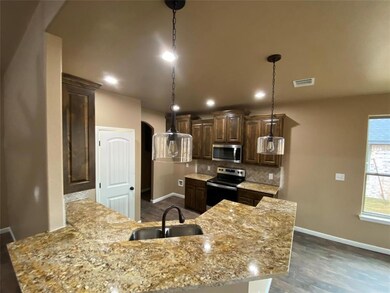 3303 Windcrest Dr, Granbury, TX 76049 - photo 4