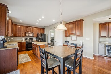 unlisted-address, Carpentersville, IL 60110 - photo 7