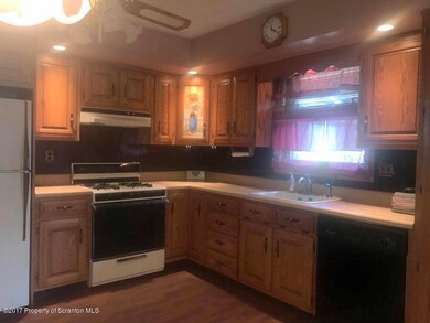 78 W Palm St, Olyphant, PA 18447 - photo 4