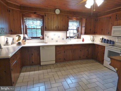 1661 Coldsprings Rd, Pottstown, PA 19465 - photo 6