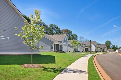 View of front facade with a front yard