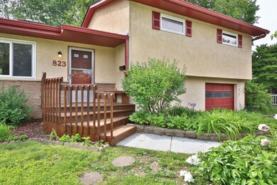Welcoming front deck!