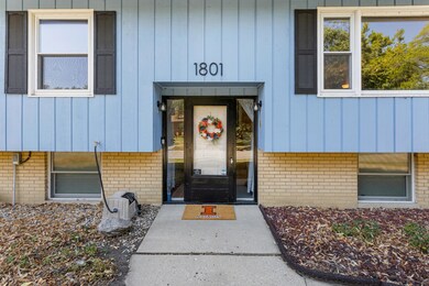 1801 Crescent Dr, Champaign, IL 61821 - photo 4