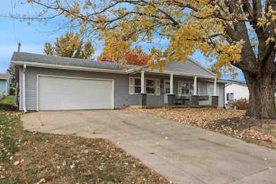 908 Van Dr, Williamsburg, IA 52361 - photo 2