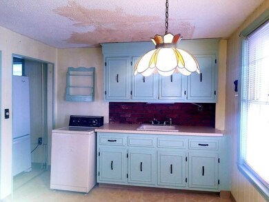 724 Saratoga St, Boston, MA 02128 - photo 3