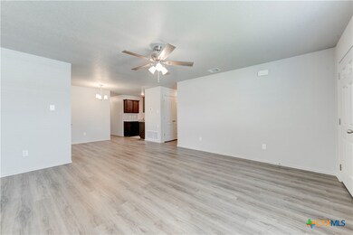 609 Lost Trail unit B, Copperas Cove, TX 76522 - photo 4