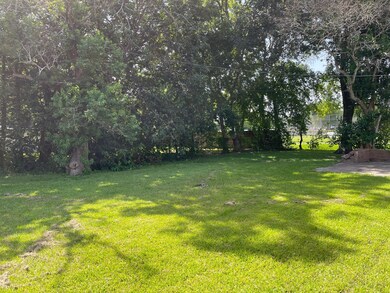 1102 College Dr, Alvin, TX 77511 - photo 6