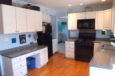 2060 Garth Ct, Naperville, IL 60565 - photo 7