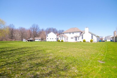 27093 Glenside Ln, Olmsted Falls, OH 44138 - photo 4