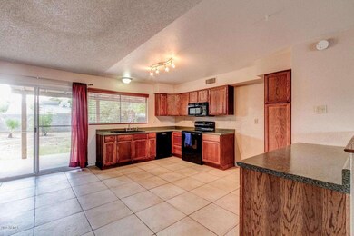 Kitchen Alt HDR