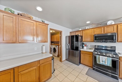 814 Chisholm Ln, Port Washington, WI 53074 - photo 2