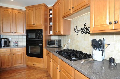 7439 Woodstone Cir, Macungie, PA 18062 - photo 5