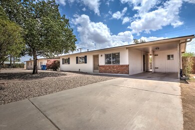2433 W Gregory St-5