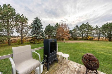 2340 S Quanicassee Rd, Reese, MI 48757 - photo 2