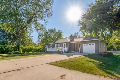 2519 Rownd St, Cedar Falls, IA 50613 - photo 2