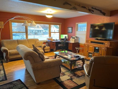Main Living Room<|><|>