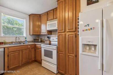 14-web-or-mls-11_11258 Soforenko Dr