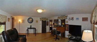 127 Round Hill Rd, Northampton, MA 01060 - photo 5