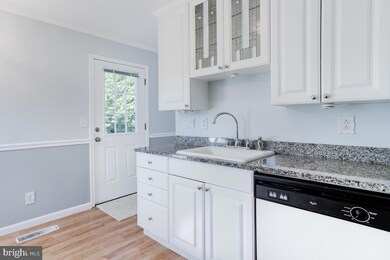 712 Raynor Ave, Catonsville, MD 21228 - photo 2