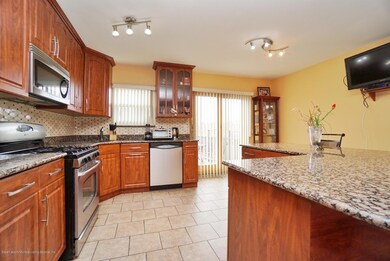 (5) KITCHEN