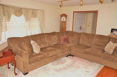 105 Meade Loop, Staten Island, NY 10309 - photo 5