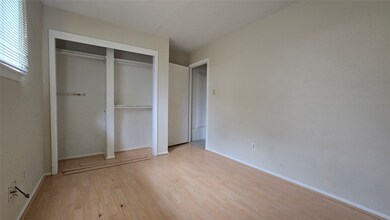 10907 Sharpview Dr, Houston, TX 77072 - photo 6