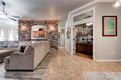 914 Kelsi Dr, Moore, OK 73160 - photo 5