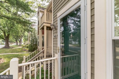 304B Locust St SE unit 13, Vienna, VA 22180 - photo 3