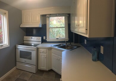 16 Hacker St, Fairhaven, MA 02719 - photo 7