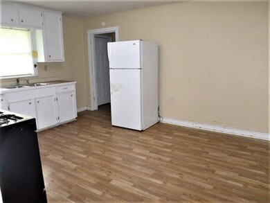 Dining/Breakfast area & Kitchen