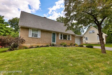 1237 Walnut Ln, Macungie, PA 18062 - photo 2