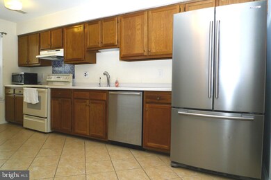 57 E Oleander Dr, Mount Laurel, NJ 08054 - photo 2