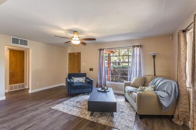 2907 E Pinchot-4 - Copy