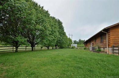 20 Lamonda Dr, Hendersonville, NC 28792 - photo 2