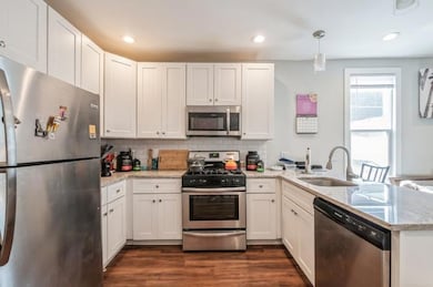 1305 W Barry Ave unit 1R, Chicago, IL 60657 - photo 3