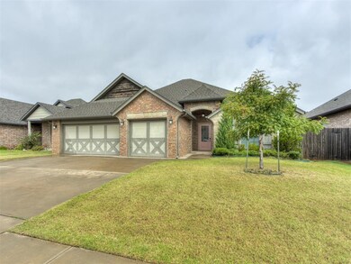 View of front of property featuring a front lawn a