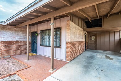 Entry/Carport