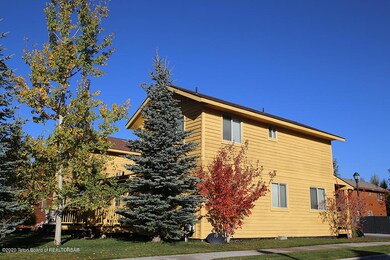 Side ExteriorC