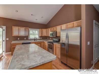 11 Bowen Rd, Asheville, NC 28803 - photo 7