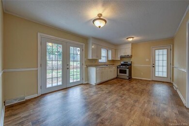 2428 Woodleaf Dr, Gastonia, NC 28052 - photo 3