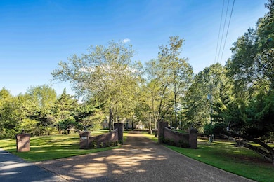 12965 Whispering Pines Dr, Olive Branch, MS 38654 - photo 2