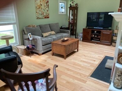 17 Walnut Ct, Rockland, MA 02370 - photo 4