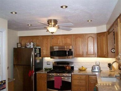 35 Merrymount Rd unit 4, Quincy, MA 02169 - photo 5